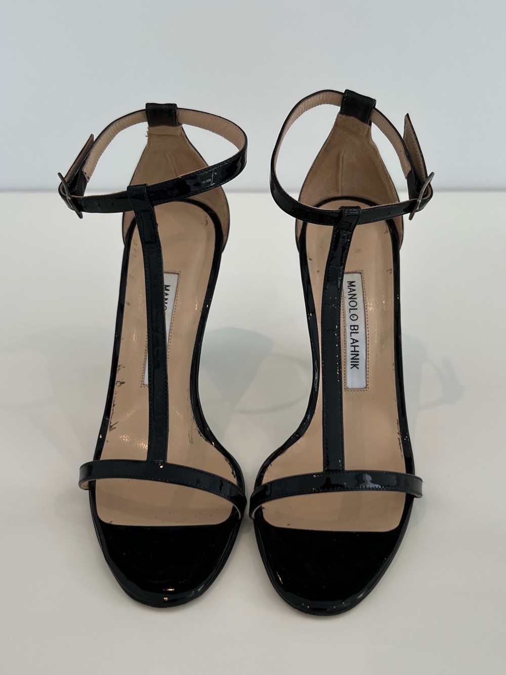 MANOLO BLAHNIK BLACK PATENT LEATHER SANDALS SIZE IT 37.5 / US 7.5